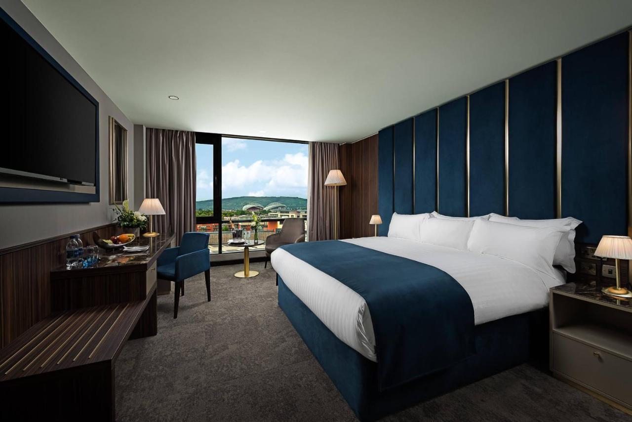 The Savoy Hotel Limerick Junction Exterior foto Deluxe room