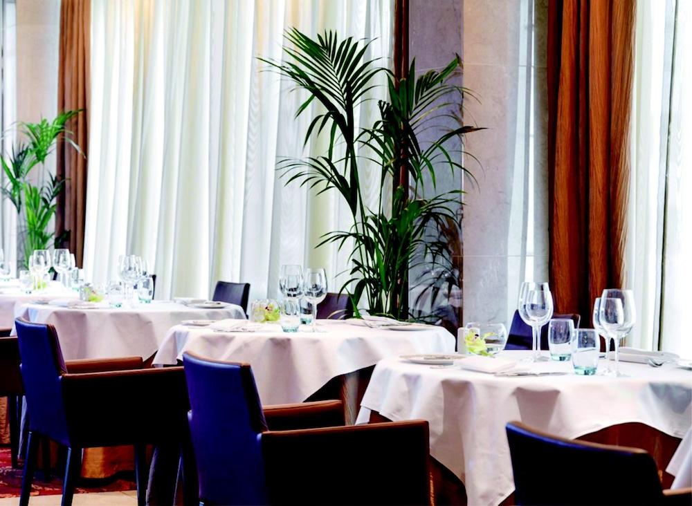 The Savoy Hotel Limerick Junction Exterior foto Restaurant
