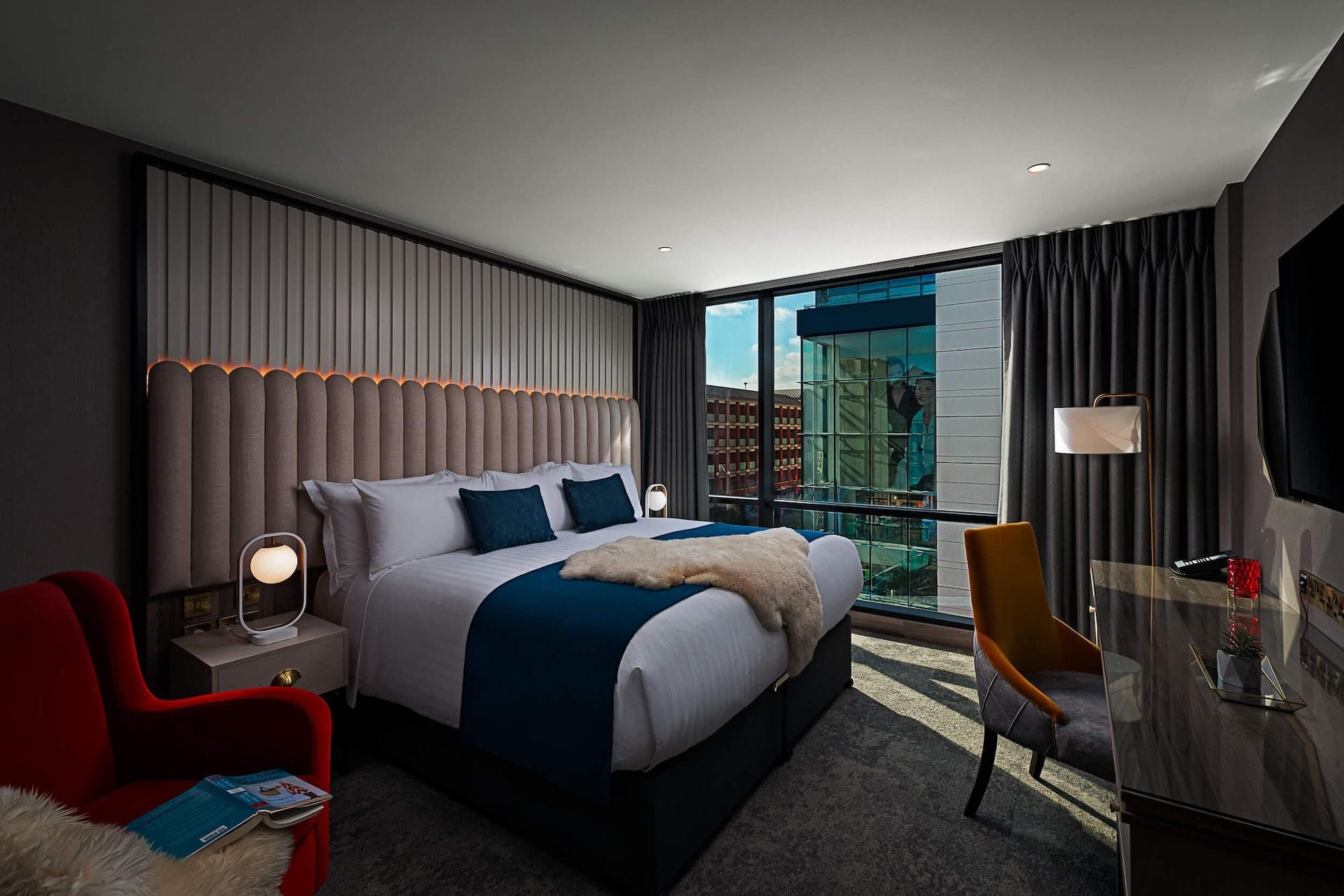 The Savoy Hotel Limerick Junction Exterior foto A bedroom at the hotel