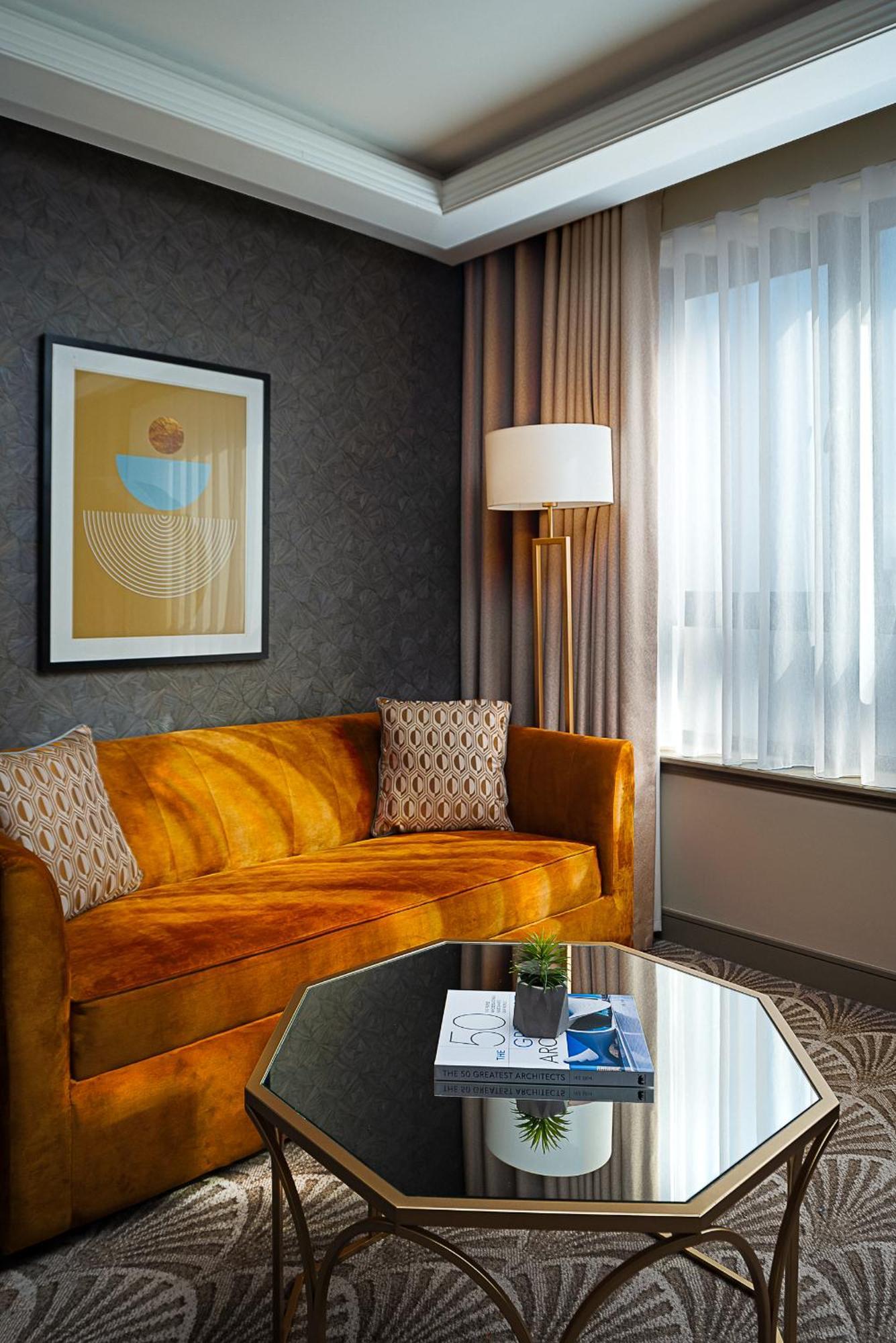 The Savoy Hotel Limerick Junction Exterior foto A living room at the hotel