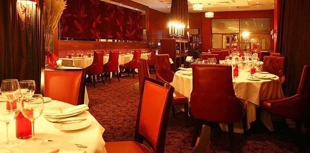 The Savoy Hotel Limerick Junction Exterior foto Interior of the restaurant